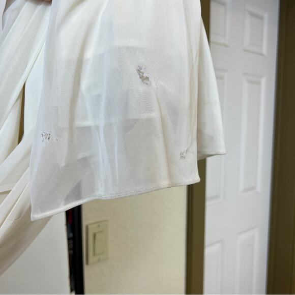 Cindy USA White Floral Applique Gown. - Picture 11 of 14